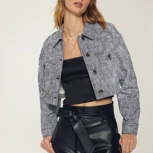 SOLD Aritzia Wilfred little cropped jacket